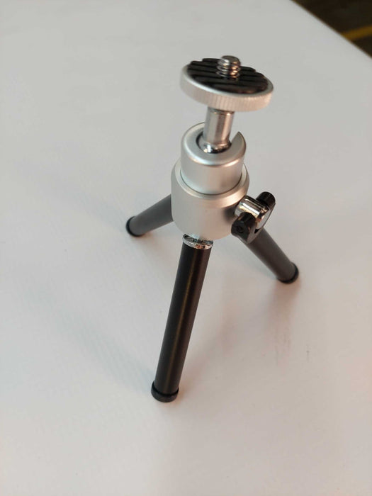 Small Metal 5" Camera Tri-pod  Q
