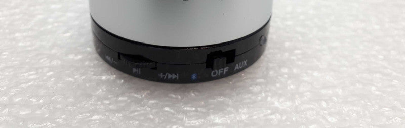 Wireless Bluetooth speaker with Mic- Sleek Design with Metal New Q&