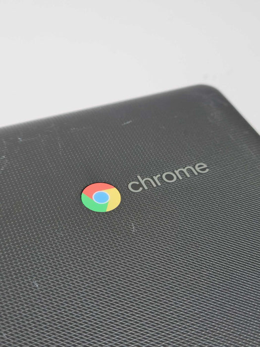 Lenovo S330 Chromebook | Quad Core 1.7Ghz | 4GB | 32GB | Power Adapter (READ)