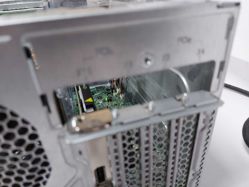 HP Proliant ML310e gen8 V2 Xeon E3-1240 V3 @ 3.40ghz / 16gb ram / B120i Raid #