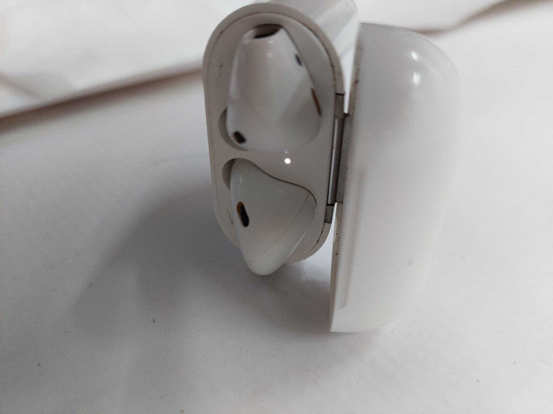 Apple Air Pods ear buds