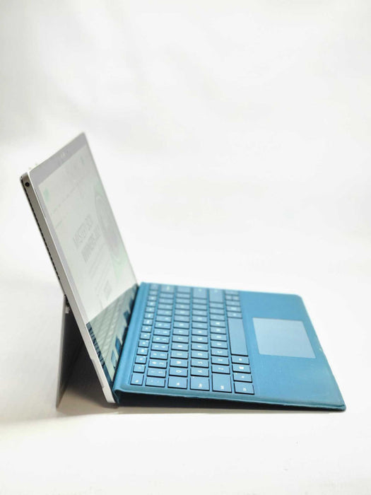 Microsoft Surface Pro 4 | Core i5 6300U | 4GB | 128GB SSD |