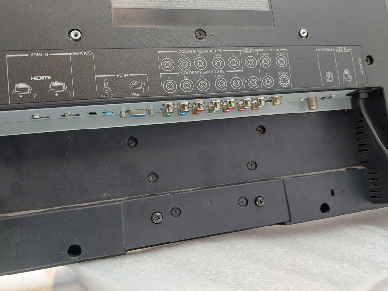 Toshiba 26\\" LCD TV Model: 26AV502U