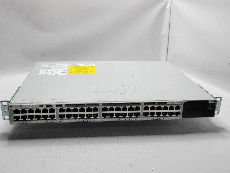 Cisco C9200-48P-E 48-port Gig PoE+ Network Essentials Switch, 2x C9200-Stack _
