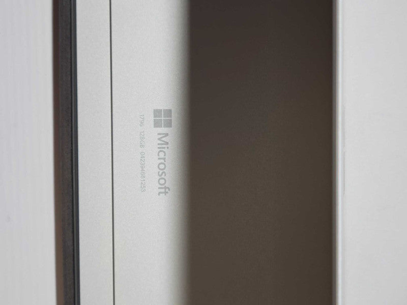 Microsoft Surface Pro (5th Gen) | Core m3-7Y30 | 4GB | 128GB SSD | Power SPLY