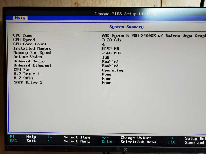 Lenovo ThinkCenter M715q - AMD Ryzen 5 Pro @ 2400GE w/ Radeon 8gb ddr4 (READ)