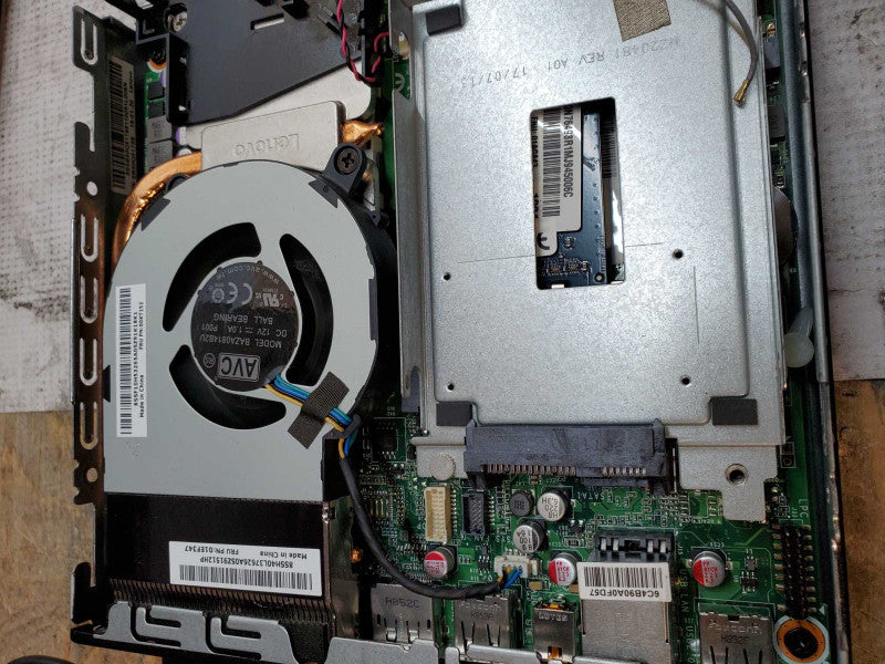 Lenovo ThinkCenter M715q - AMD Ryzen 5 Pro @ 2400GE w/ Radeon 8gb ddr4 (READ)