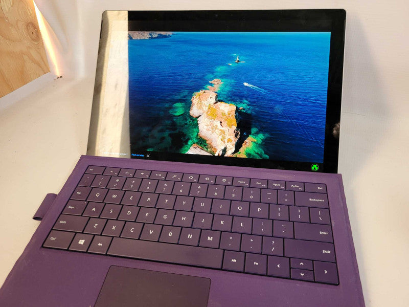 Microsoft Surface Pro 5 - i5-7300U, 8GB RAM, 256GB