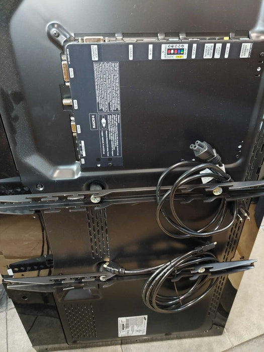 samsung Colour Display Unit Model: ME40B      Q