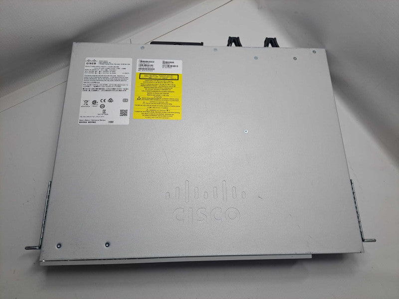 Cisco C9200-48P-E 48-Port Gig PoE+ Network Essentials Switch, 2x C9200-Stack )