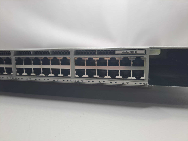 Cisco C9200-48P-E 48-Port Gig PoE+ Network Essentials Switch, 2x C9200-Stack )