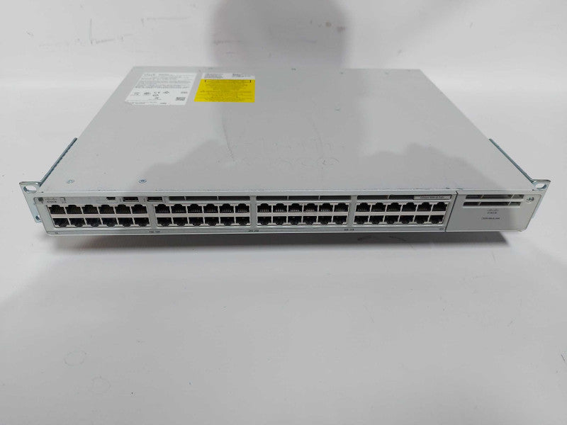 Cisco Catalyst 9000 series gigabit PoE+ Switch C9200-48P-E V01 - FACT RESET Q#