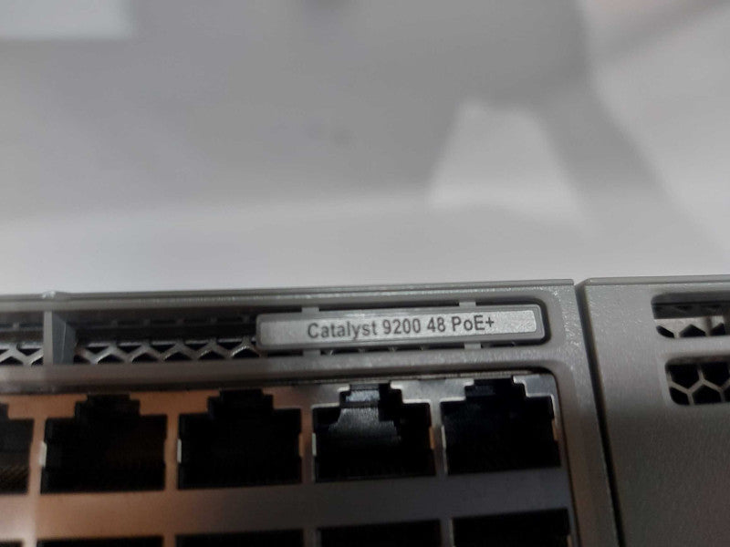 Cisco Catalyst 9000 series gigabit PoE+ Switch C9200-48P-E V01 - FACT RESET Q#