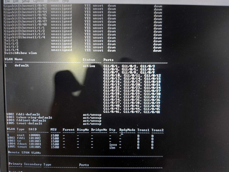 Cisco Catalyst 9000 series gigabit PoE+ Switch C9200-48P-E V01 - FACT RESET Q#