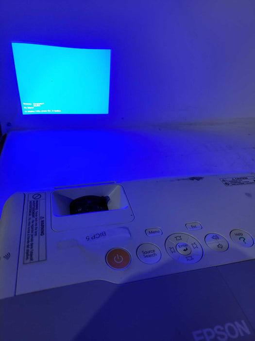 Epson PowerLite 905 3LCD Projector HDMI 720p VGA 2000:1 XGA Lamp ~5000 Hours !