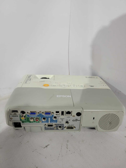 Epson PowerLite 905 3LCD Projector HDMI 720p VGA 2000:1 XGA Lamp ~5000 Hours !