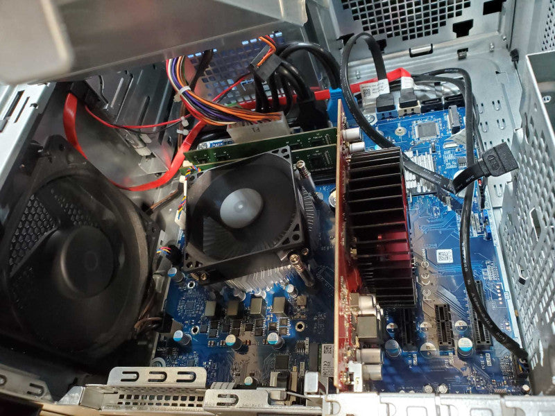 Dell XPS 8920 - Intel i7-7700 @ 3.60 GHZ 8GB DDR4, RX 560 2GB