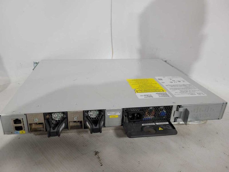 Cisco Catalyst 9200 48-port PoE+ Network Essentials Switch C9200-48P-E !