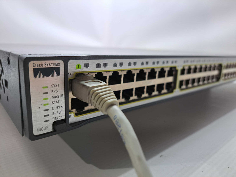 Cisco Catalyst 3750 WS-C3750-48TS-S 48-Port Fast Managed Ethernet Switch )