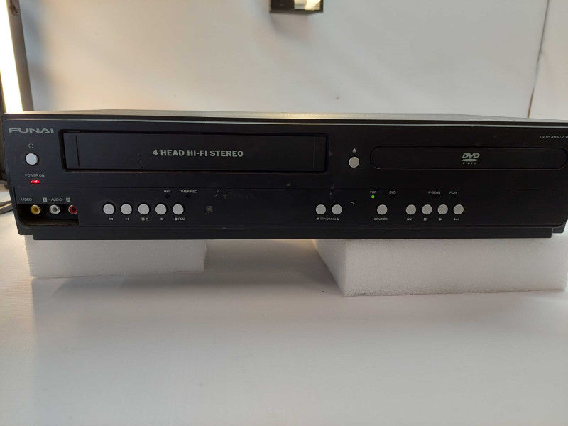 Funai Video Cassette/DVD Player Model: CDV225FX4
