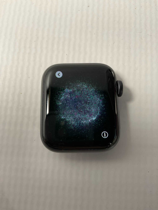 Apple Watch SE 40mm Aluminum Ceramic READ  -