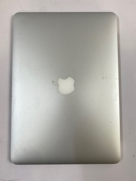 Apple MacBook Pro Early 2015 Intel Core i5-5257U @ 2.70GHz 8 GB RAM 256GB SSD