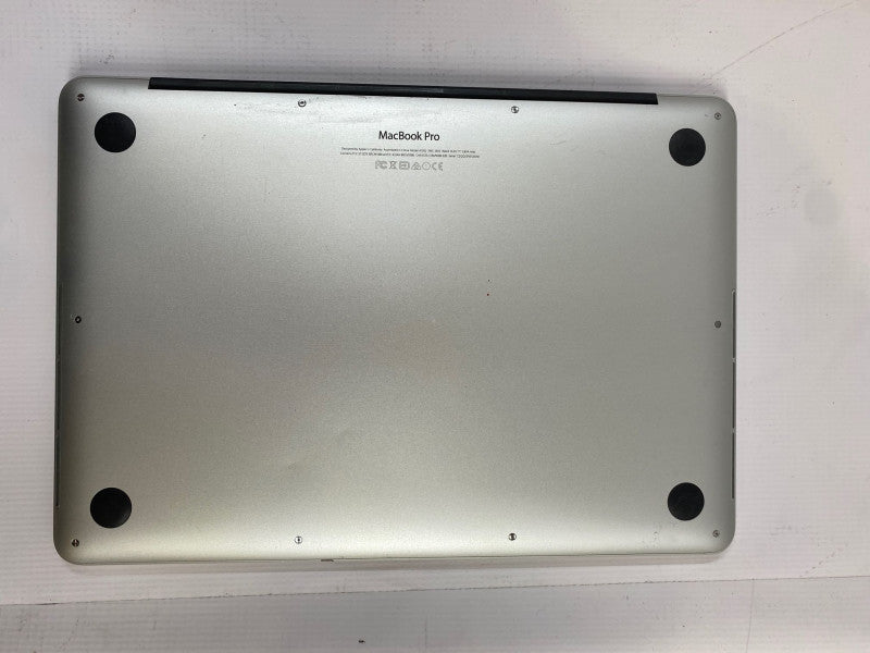 Apple MacBook Pro Early 2015 Intel Core i5-5257U @ 2.70GHz 8 GB RAM 256GB SSD