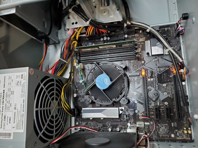 Custom PC - Intel i5-9500 @ 3.00 GHZ 8GB DDR4 3250W PSU