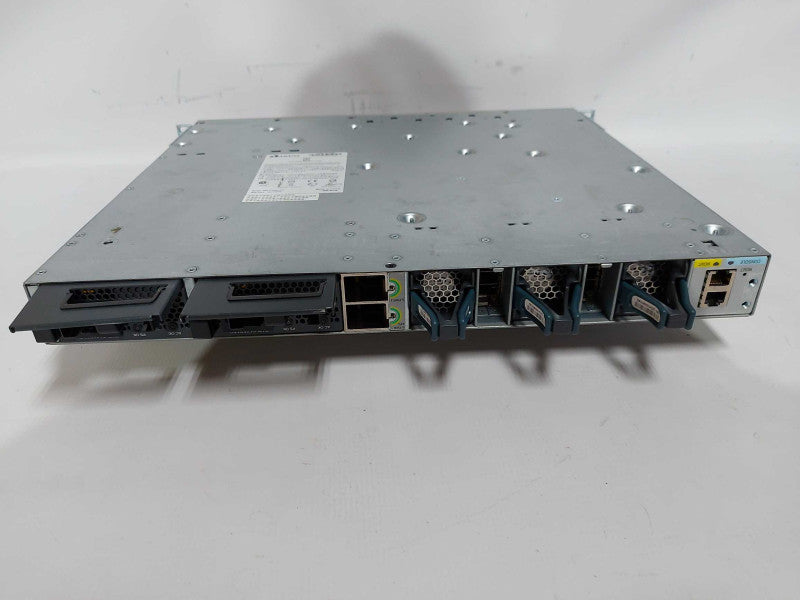 Cisco Catalyst 24-Port Switch WS-C3850-24T-S GBE Used Working factory reset  #