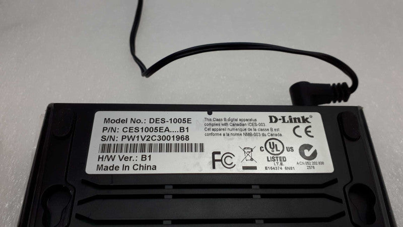 D-Link DES-1005E 5-Port Fast Ethernet 10/100 Desktop Switch  &