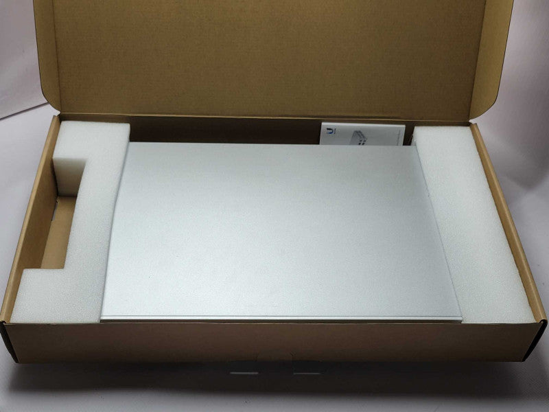 Ubiquiti UniFi US-24-250W 24-Port Managed Gigabit PoE+ Switch READ _