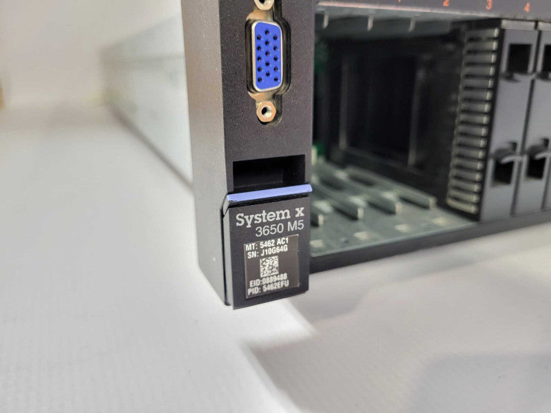Lenovo SystemX 3650 M5 2x Xeon E5-2620v3 16GB DDR4 M5210 2x PSU No HDD 2.5\\"  $