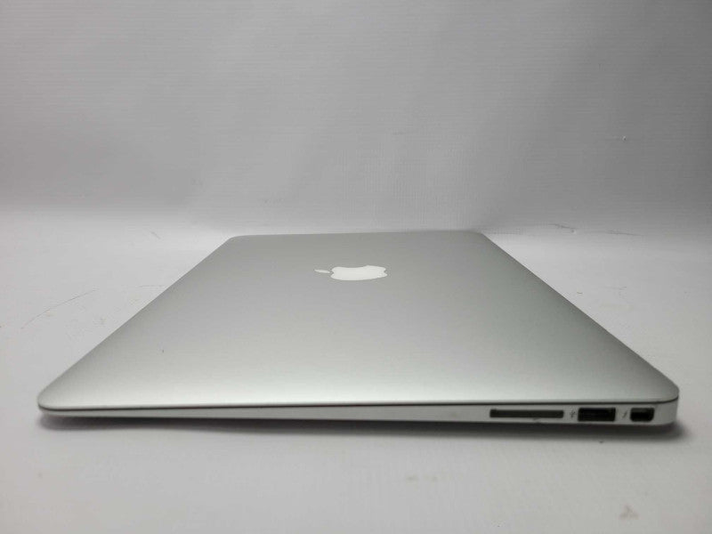 Apple MacBook Air i5-5250U @ 1.60 GHz 8GB DDR3 250 HDD