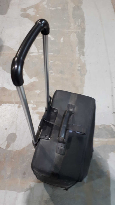 3M MP 8030 MULTIMEDIAL LCD PROJECTOR with carrying case &