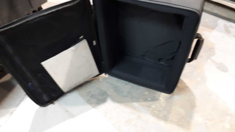 3M MP 8030 MULTIMEDIAL LCD PROJECTOR with carrying case &