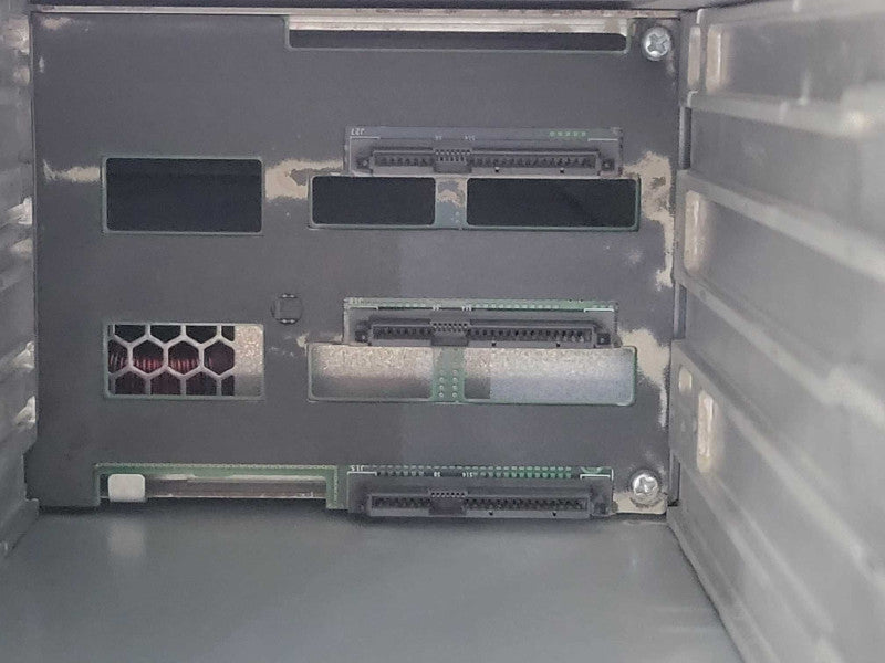 EMC Corporation EAE 046-004-218_06 Storage Array w 2 SAS Modules, 2 533W PSUs Q