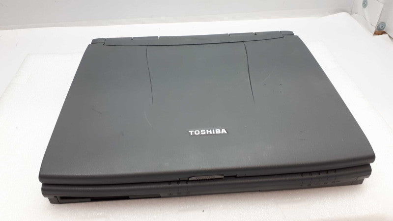 TOSHIBA 1555CD5/4.3 SYSTEM UNIT MODEL NO.P5155U-A Vintage Laptop &