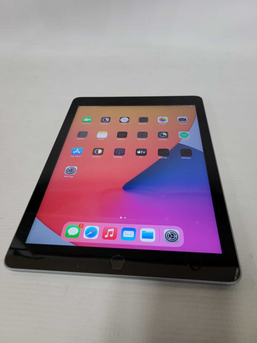 Apple iPad 5th Gen 32GB (A1822)