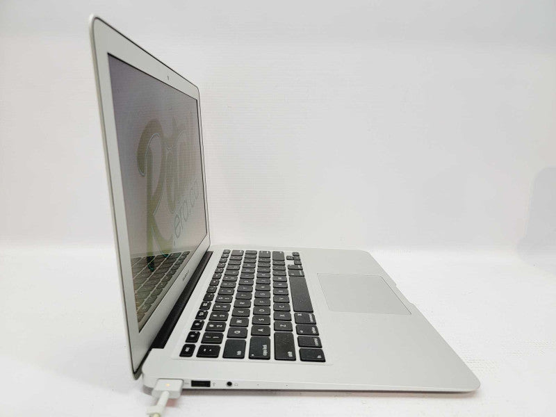 Apple Macbook Air 2017 Core i5-5350U @ 1.8GHz 8GB DDR3 250GB SSD [Read] (