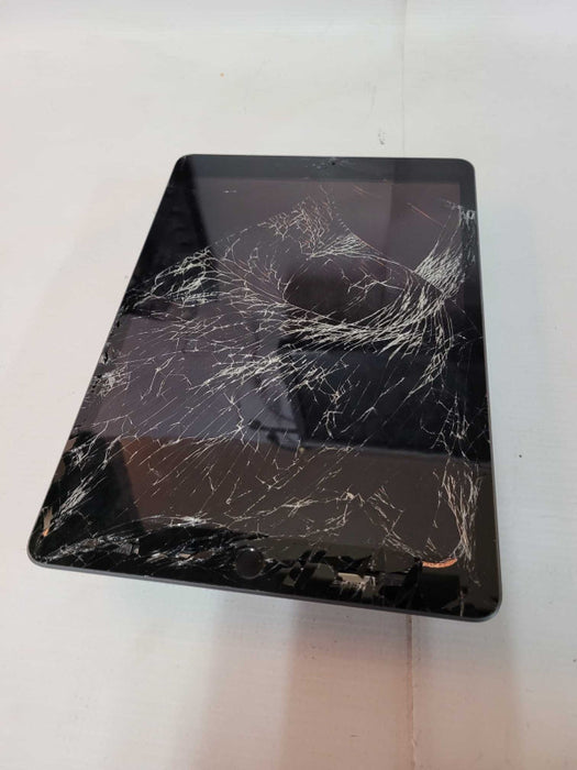 Apple iPad 8th Gen 32GB (A2270) - READ