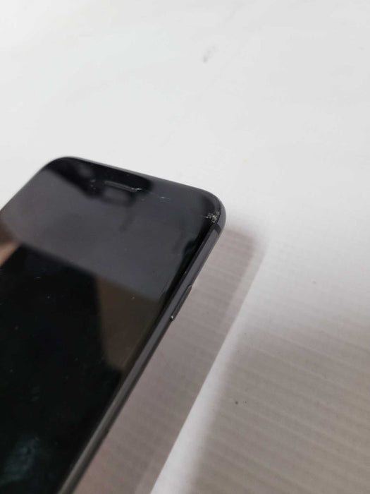 Apple iPhone 8 128GB (A1905) - READ