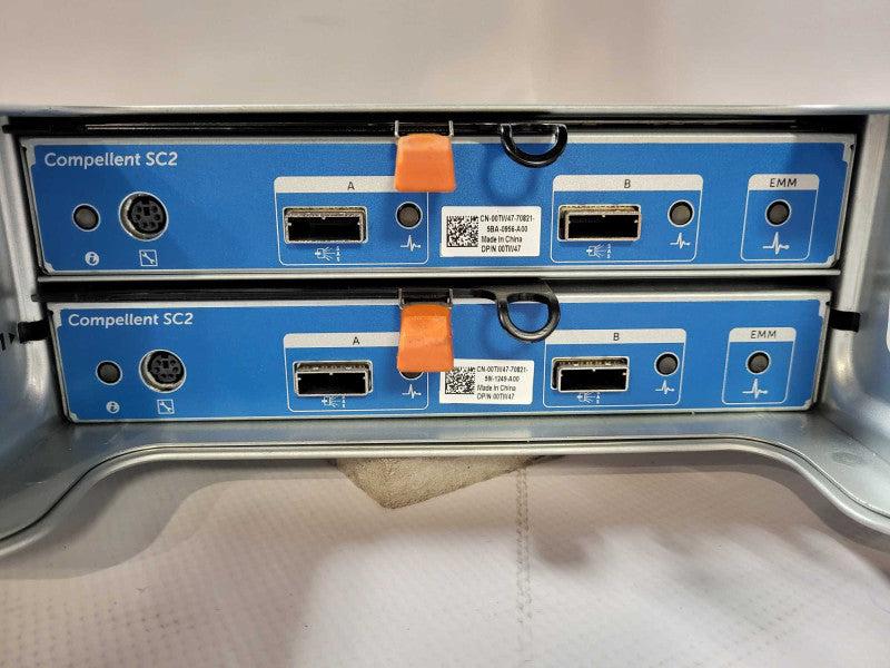 Dell Compellent SC200 Storage Expansion Bay with 2x Controllers 00TW47 & 2x P Q$