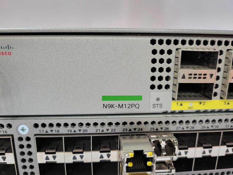 Cisco N9K-C9396PX Nexus Switch w/ N9K-M12PQ 2x AC powers 3x fans $
