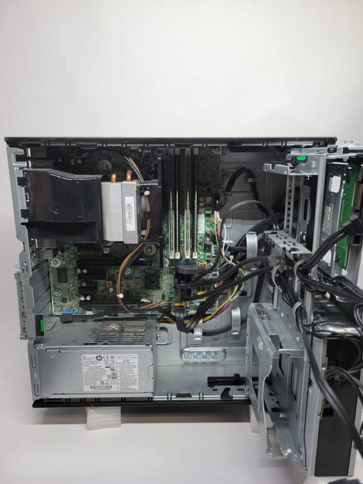 HP Z230 SFF WS - Xeon E3-1225v3 | 24GB RAM| NO HDD | IGPU