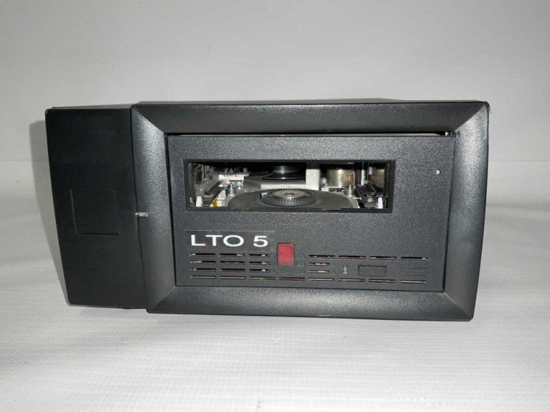 LTO 5 external tape drive Generic Brand PN:11-0272 / read below #