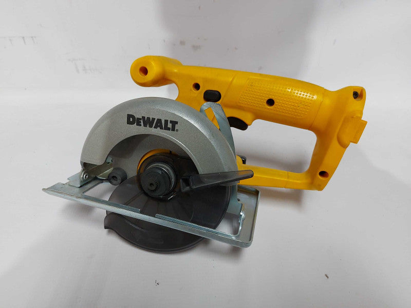 Dewalt DW935 5 3/8\\" Trim saw - READ #