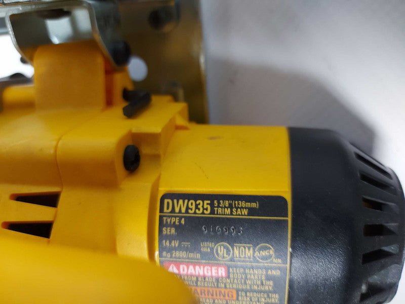 Dewalt DW935 5 3/8\\" Trim saw - READ #