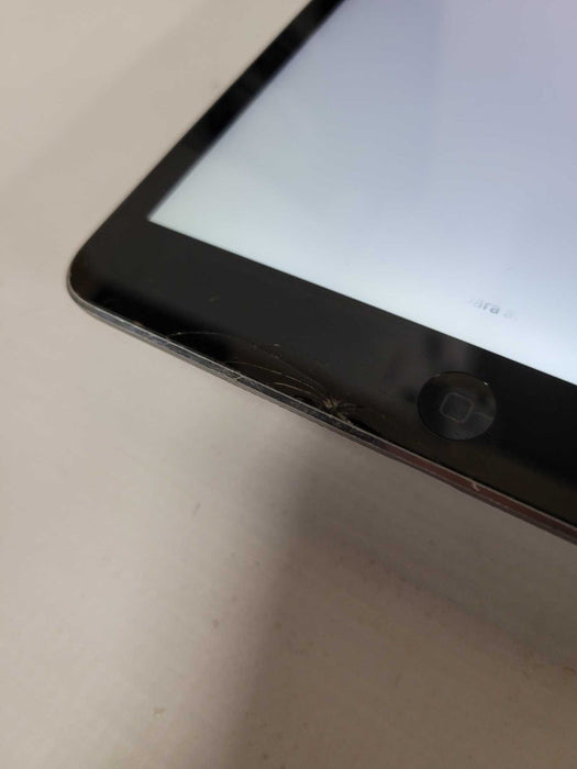 Apple iPad Mini 2 (A1489) - READ