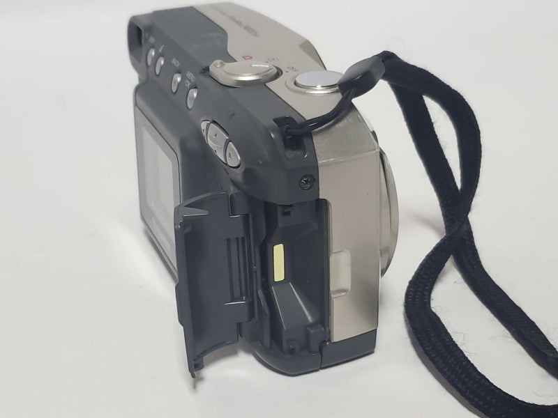 Fujifilm Finepix 2400Zoom 2.1MP Digital Camera (AS-IS) |
