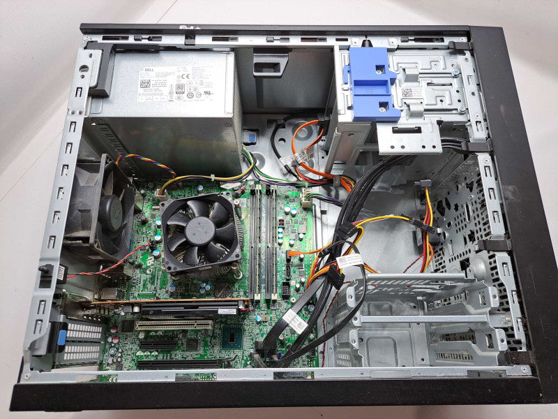 Dell Precision 3620 1x Xeon E5-1270 v5 @ 3.60GHz 16GB DDR4 W4100 GPU )
